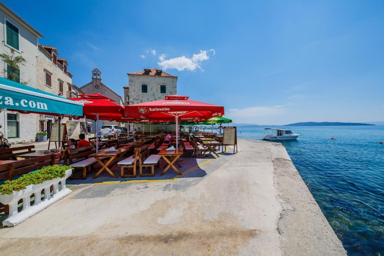 Seafront Apartments Karlo Kastela Luaran gambar