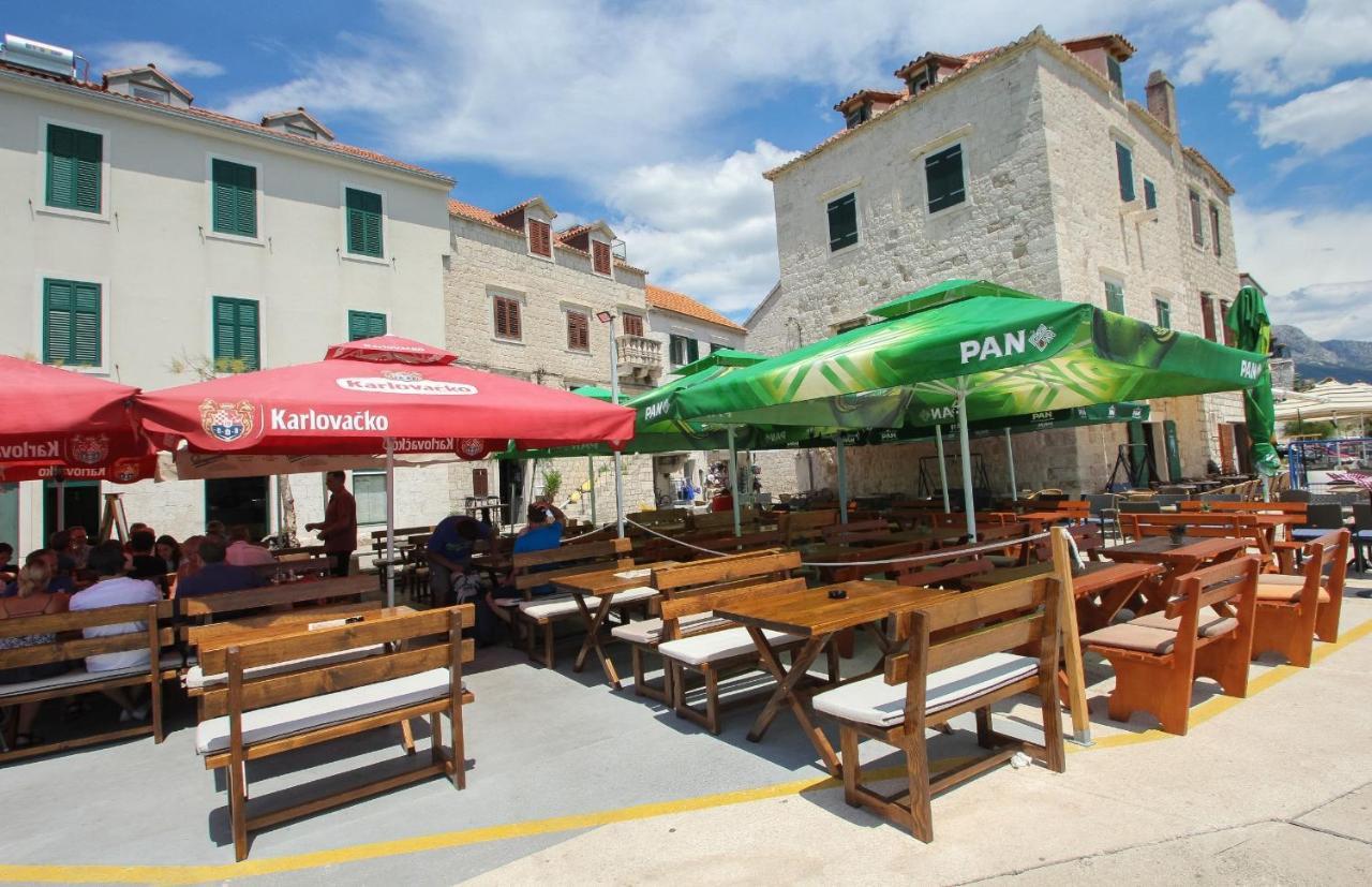Seafront Apartments Karlo Kastela Luaran gambar