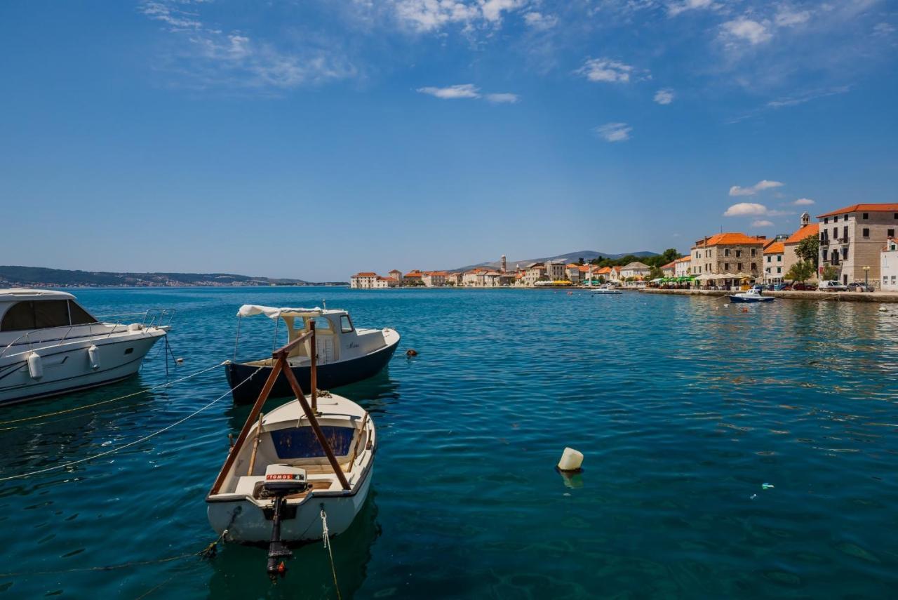 Seafront Apartments Karlo Kastela Luaran gambar
