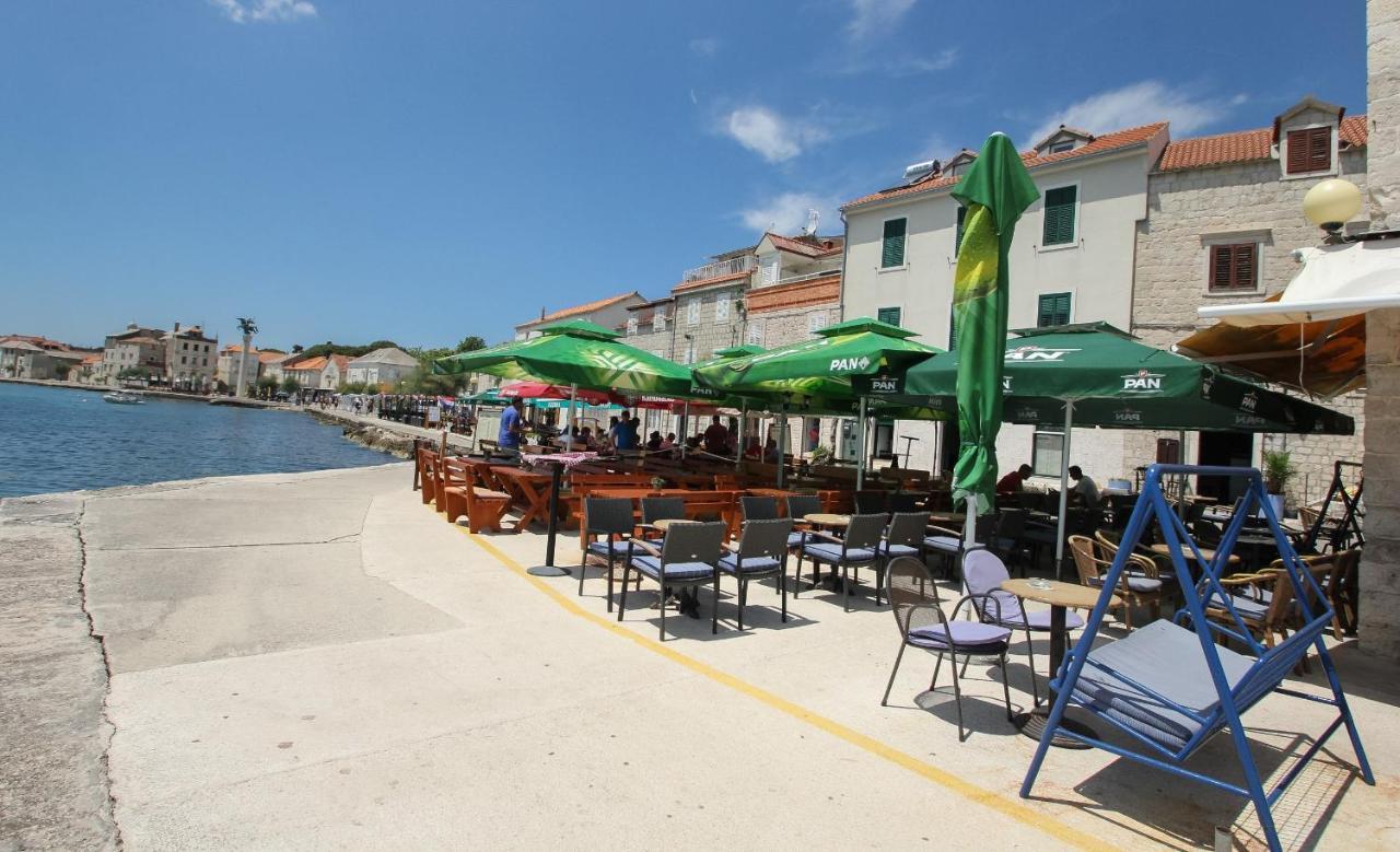 Seafront Apartments Karlo Kastela Luaran gambar