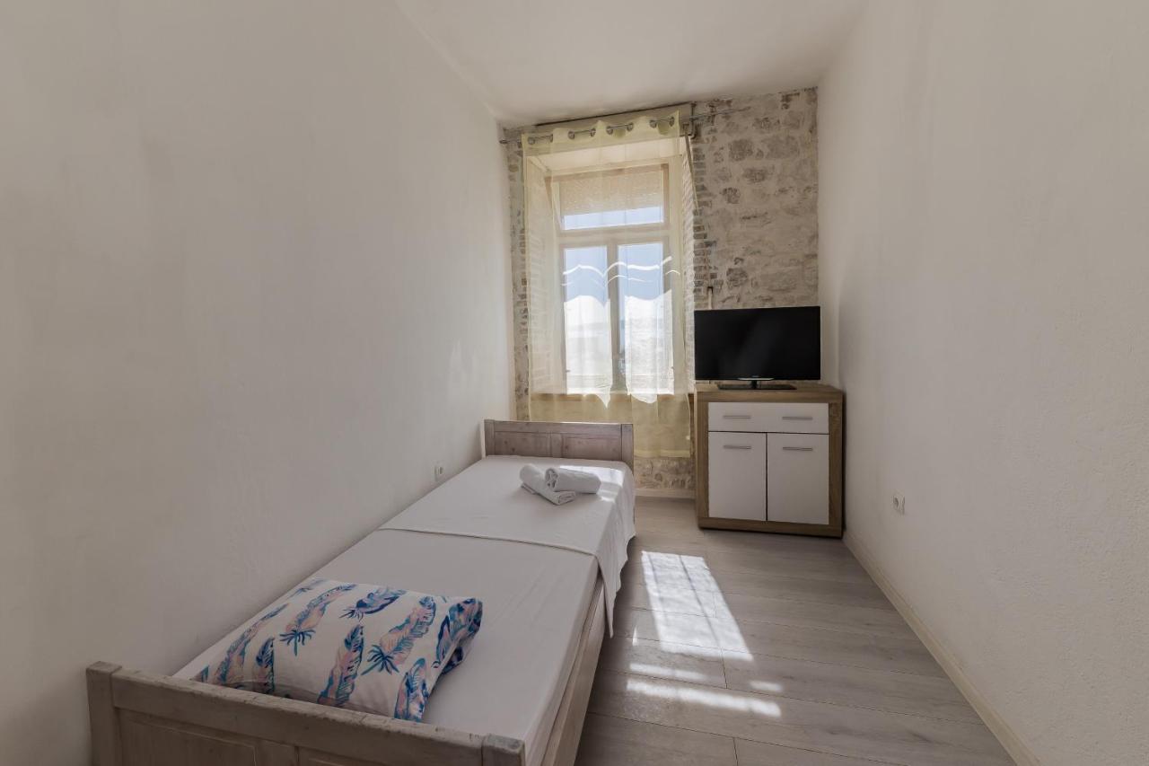 Seafront Apartments Karlo Kastela Luaran gambar