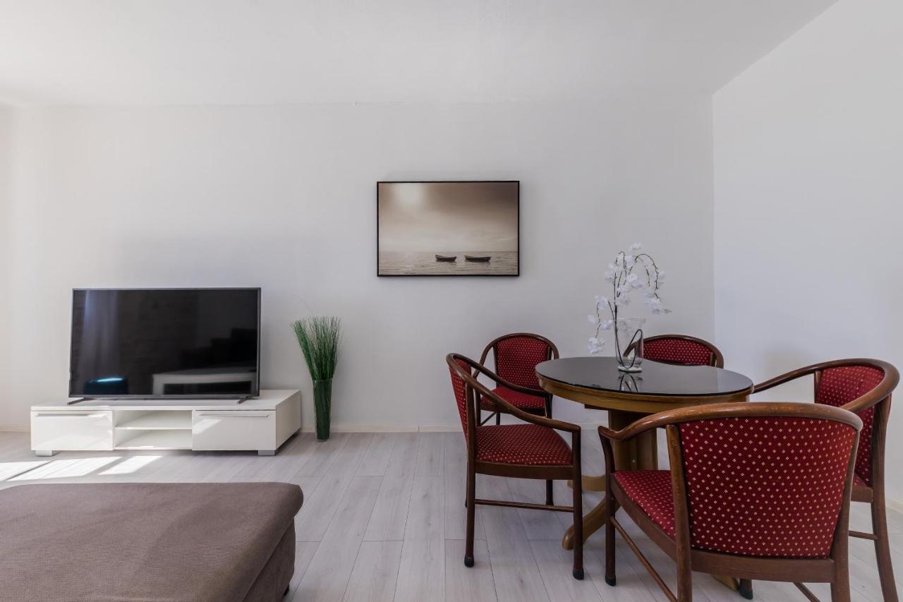 Seafront Apartments Karlo Kastela Luaran gambar