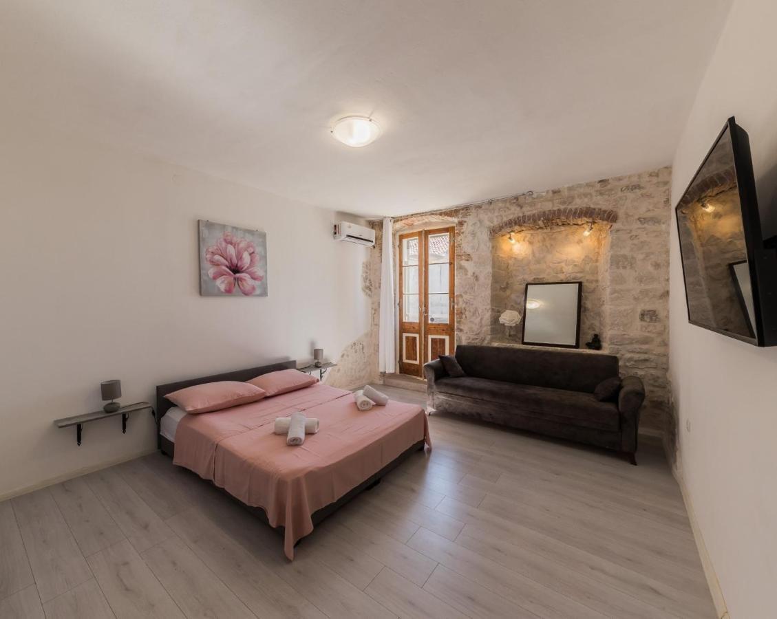 Seafront Apartments Karlo Kastela Luaran gambar