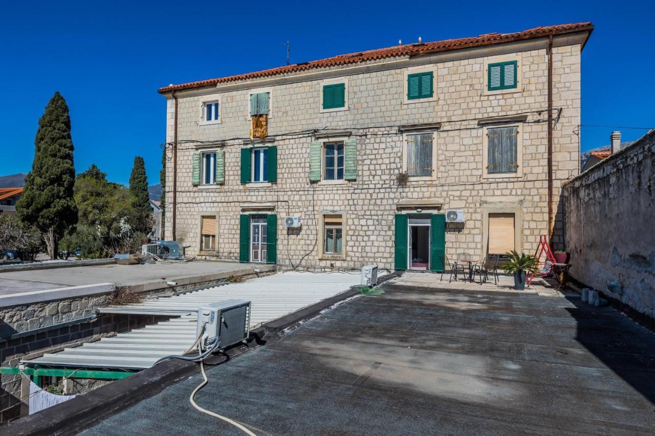 Seafront Apartments Karlo Kastela Luaran gambar