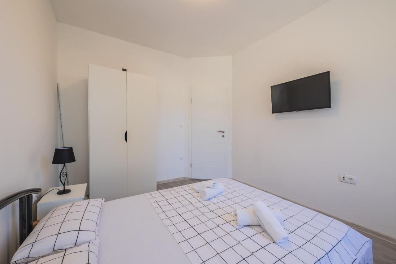 Seafront Apartments Karlo Kastela Luaran gambar