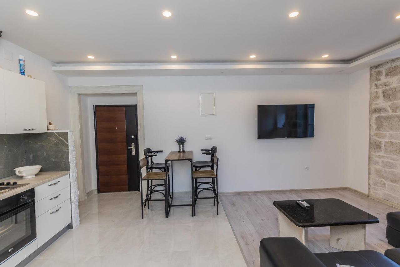 Seafront Apartments Karlo Kastela Luaran gambar