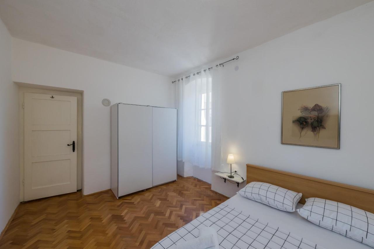 Seafront Apartments Karlo Kastela Luaran gambar
